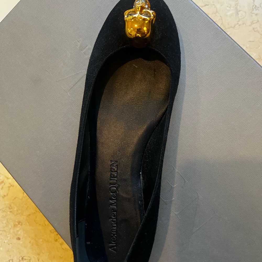 Alexander McQueen Black and Gold Loafers with Star Embellishment